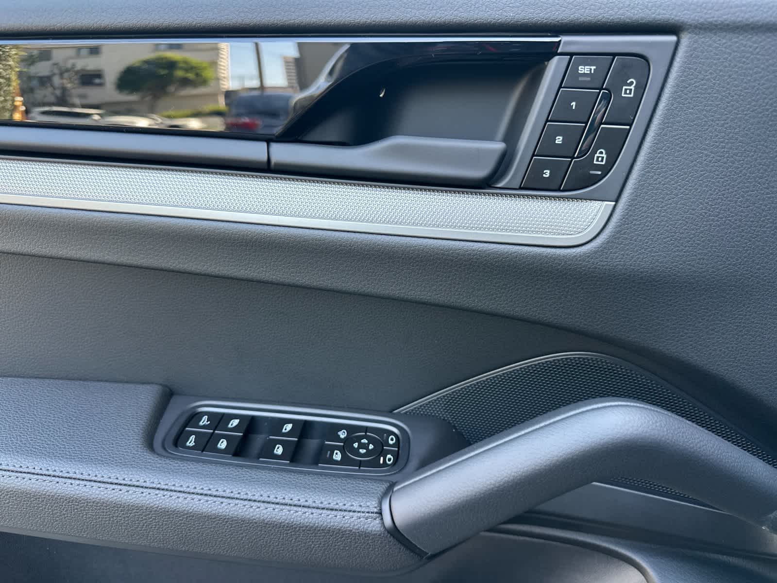 Thumbnail: 2026 Porsche Cayenne - 12