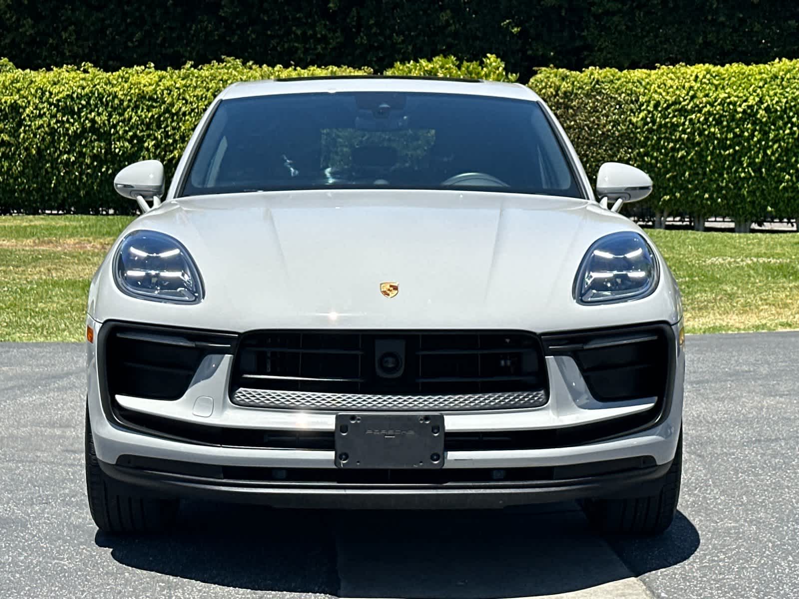 Thumbnail: 2025 Porsche Macan - 10