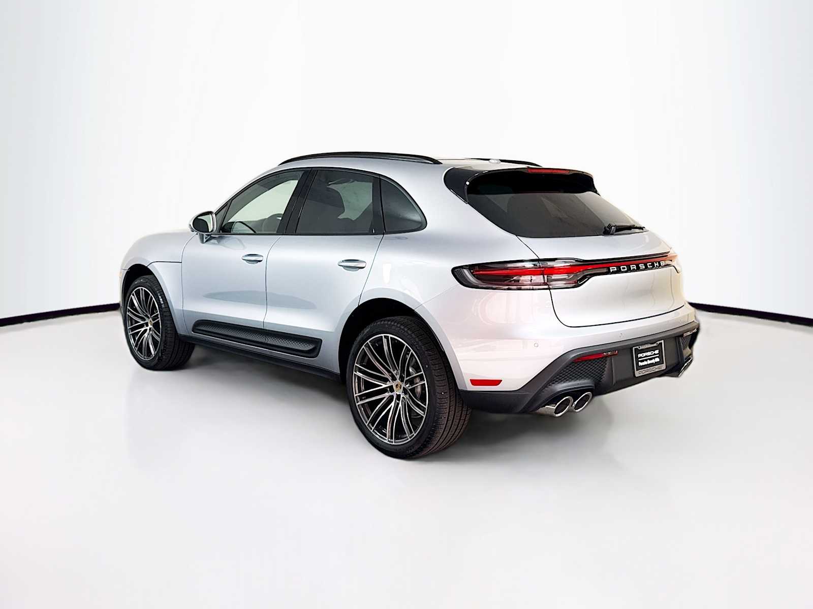 Thumbnail: 2026 Porsche Macan - 3