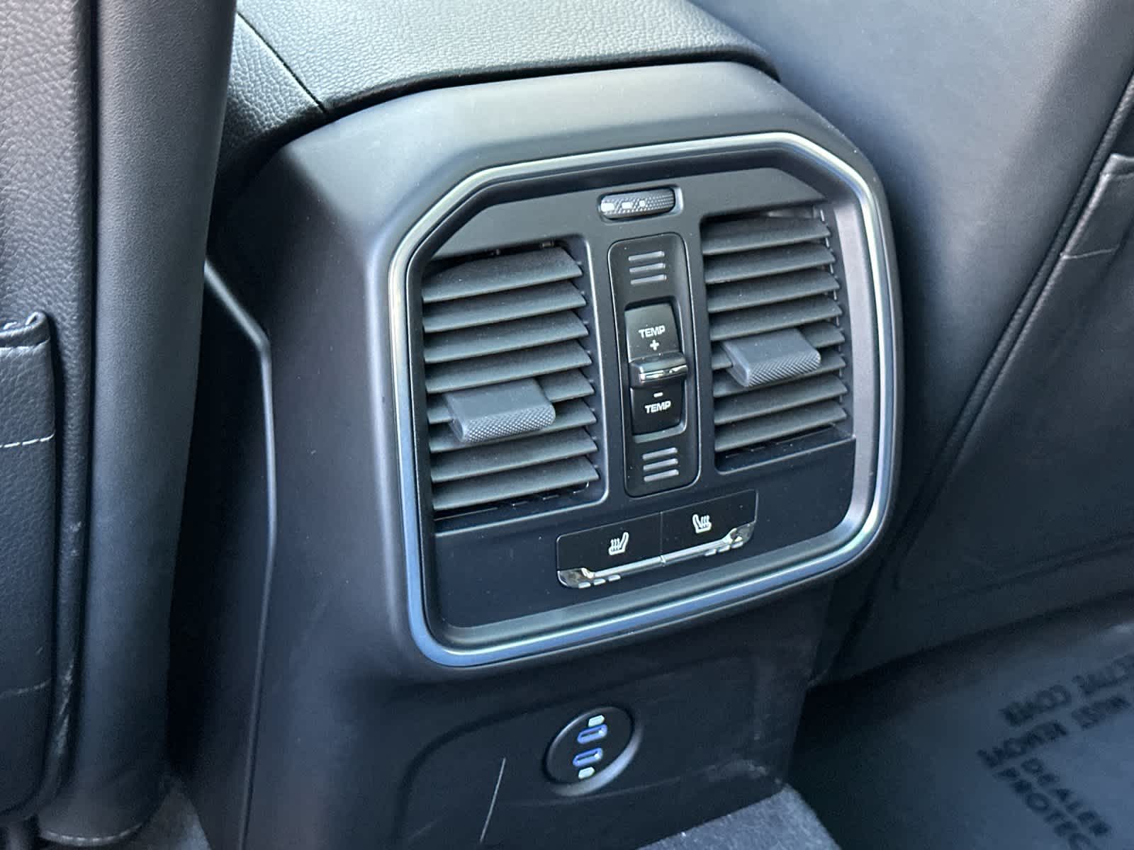 Thumbnail: 2025 Porsche Macan - 14