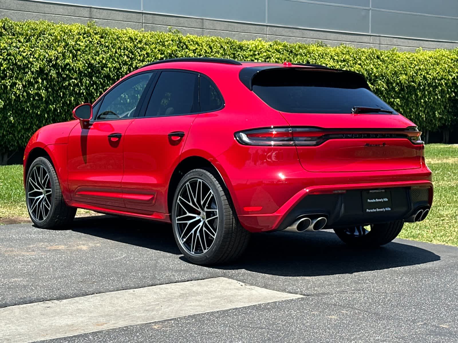 Thumbnail: 2026 Porsche Macan - 3