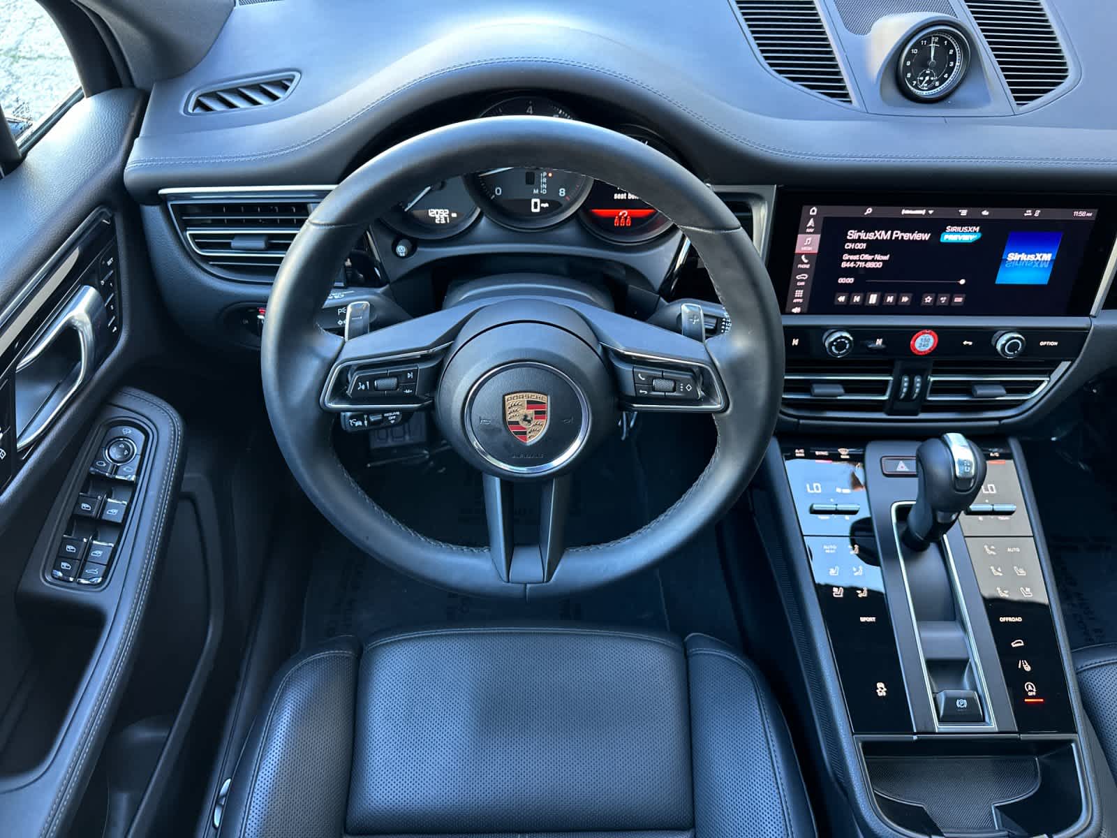 Thumbnail: 2025 Porsche Macan - 15