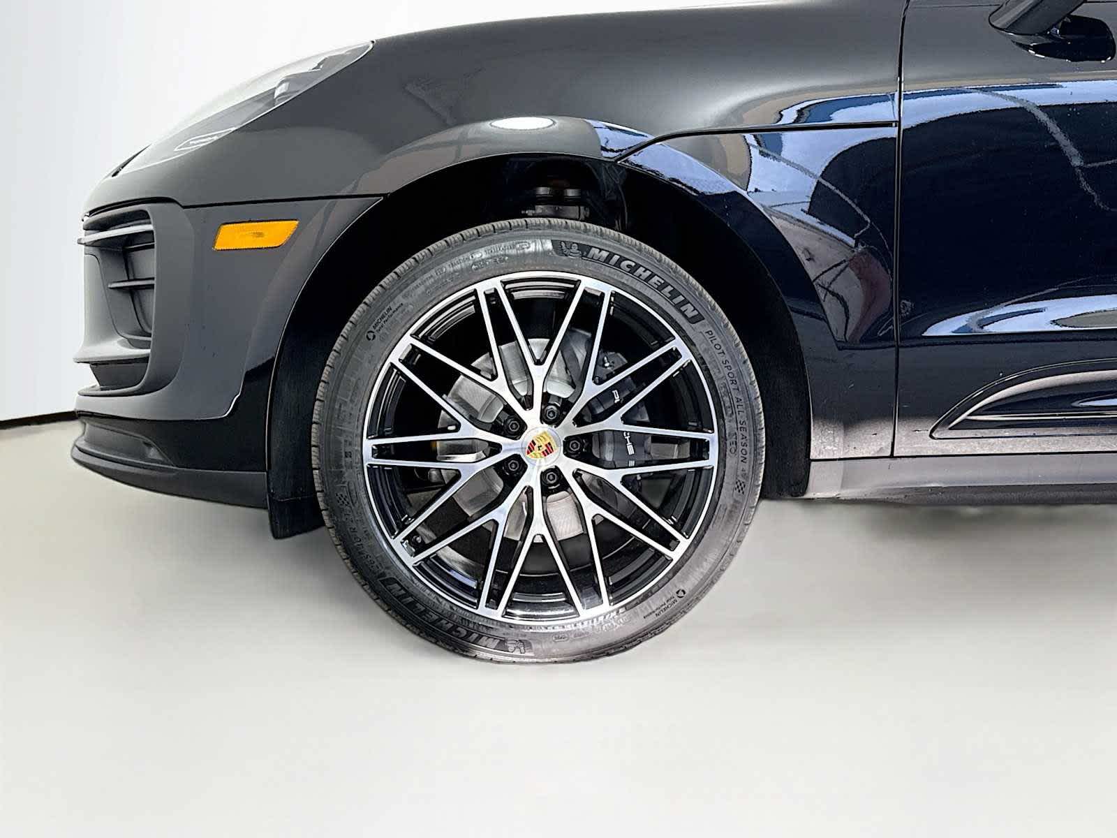 Thumbnail: 2026 Porsche Macan - 24