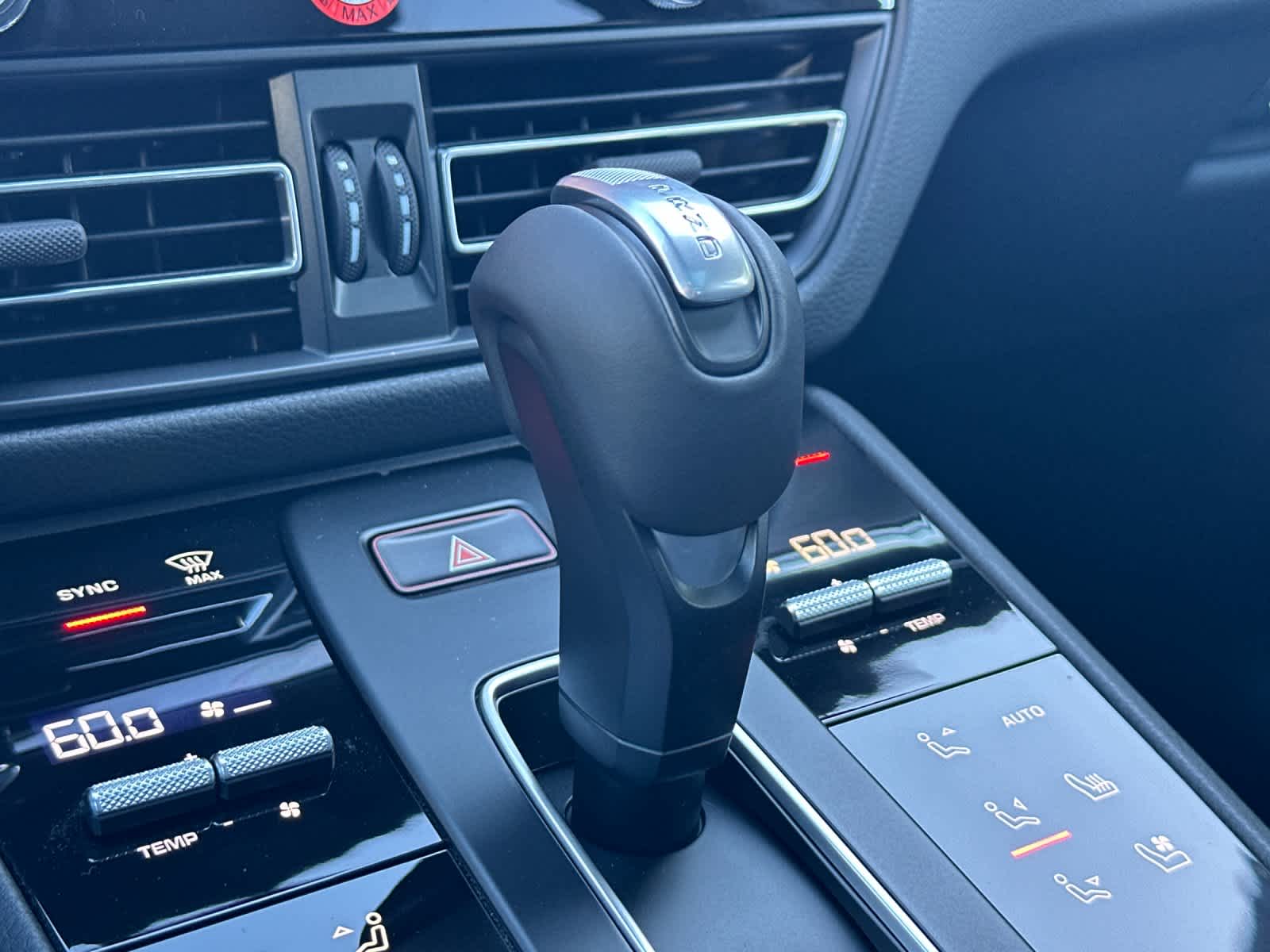 Thumbnail: 2026 Porsche Macan - 25