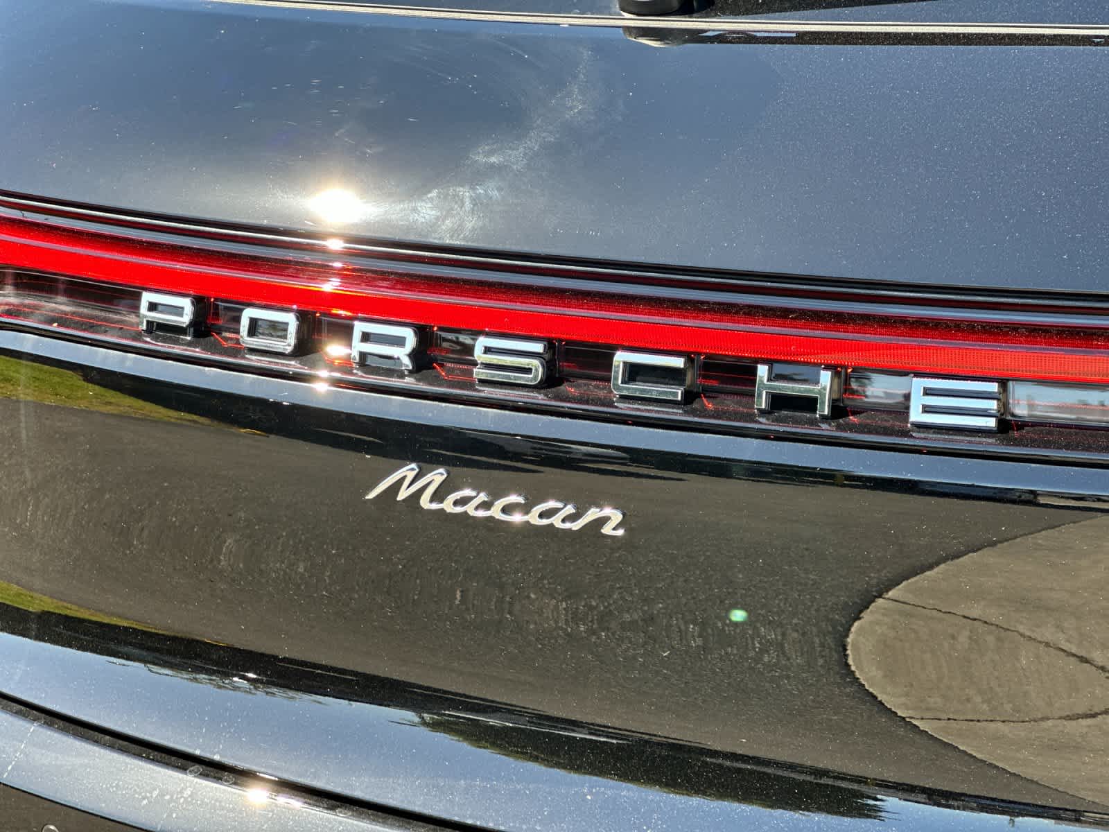 Thumbnail: 2026 Porsche Macan - 32