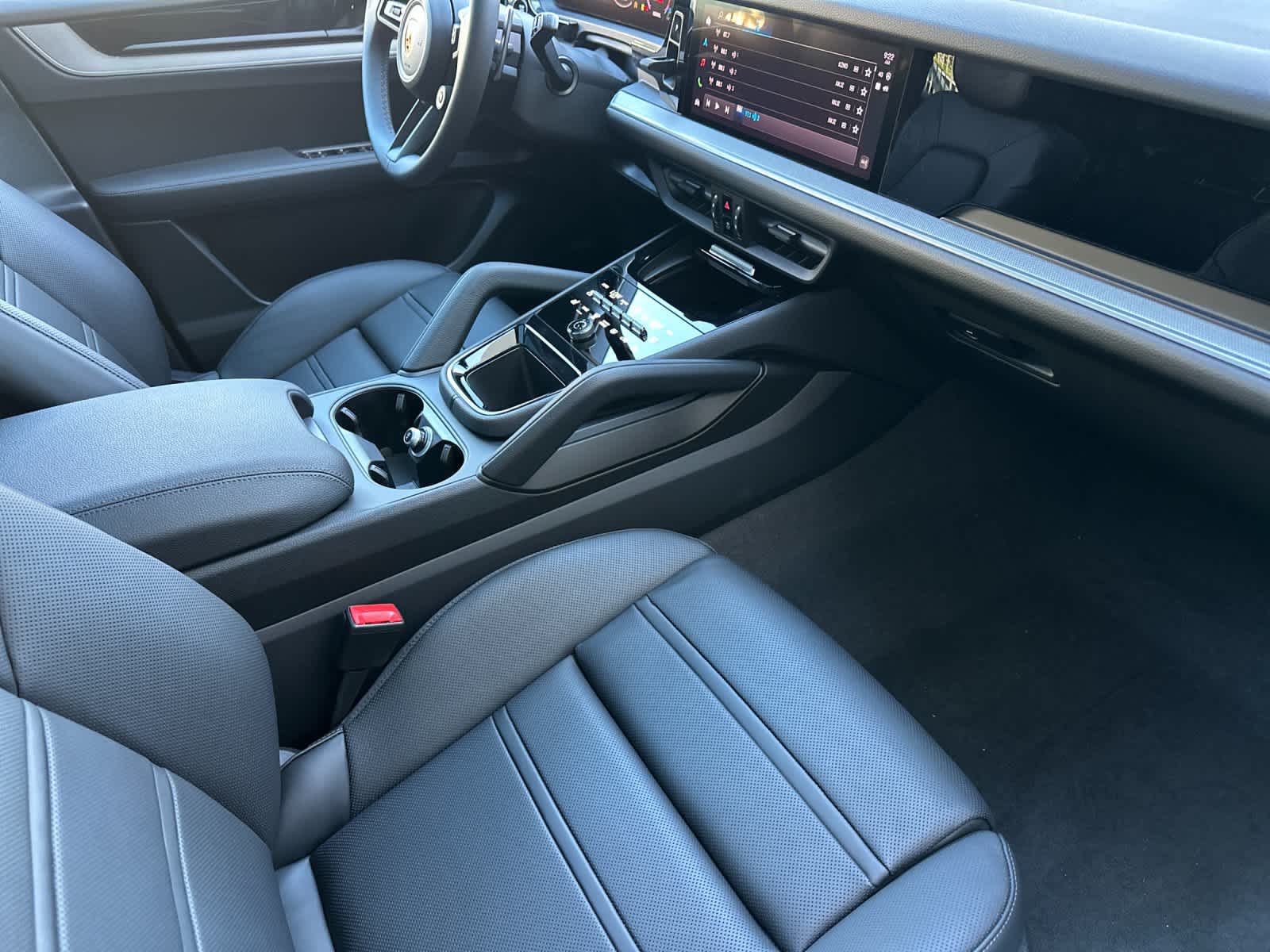 Thumbnail: 2026 Porsche Cayenne - 17