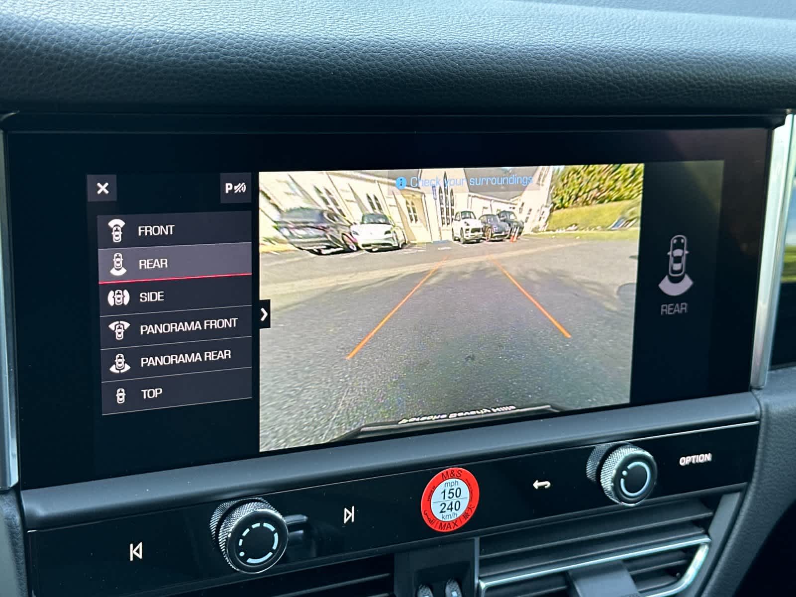 Thumbnail: 2026 Porsche Macan - 23