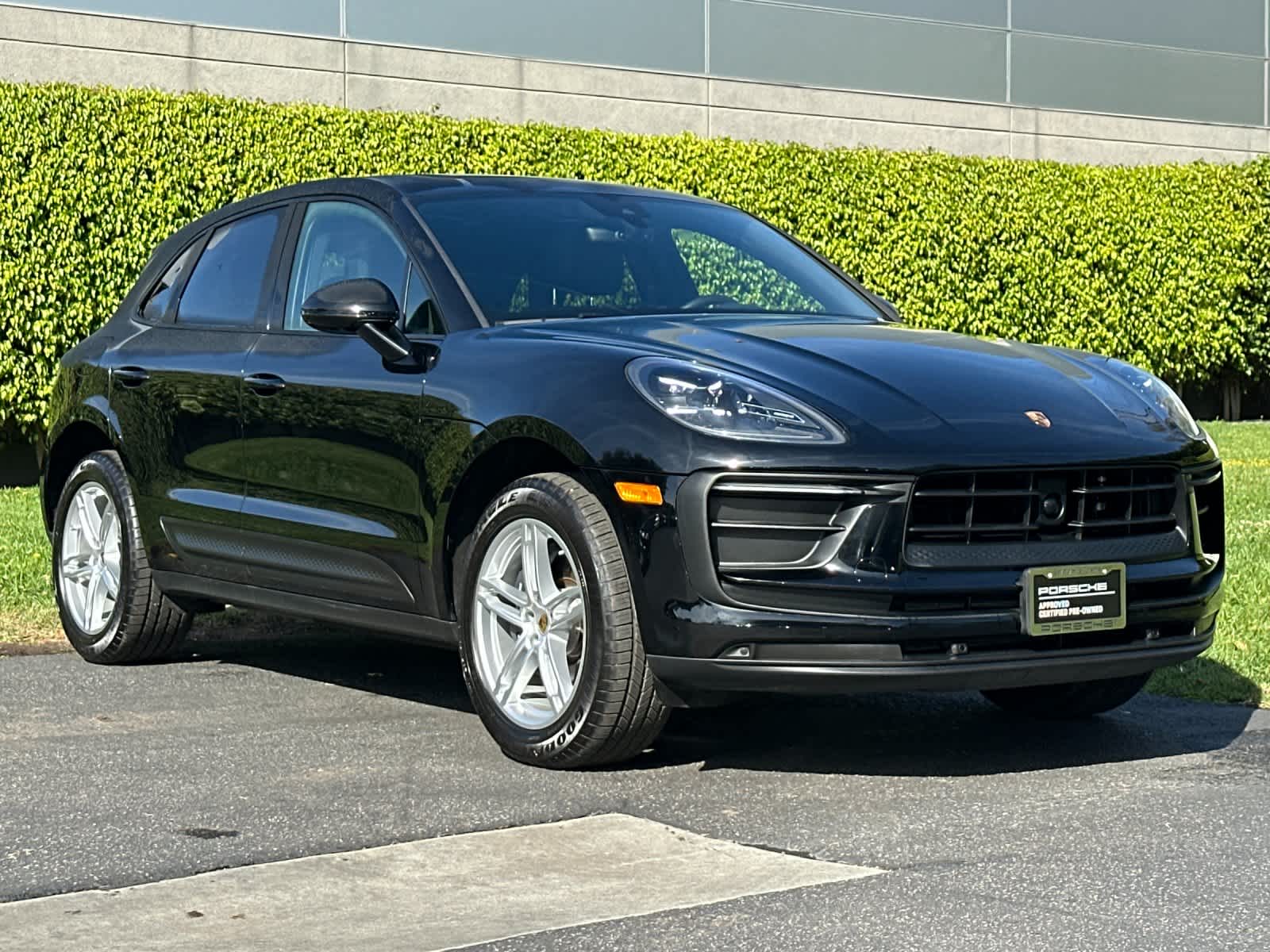 Thumbnail: 2025 Porsche Macan - 10