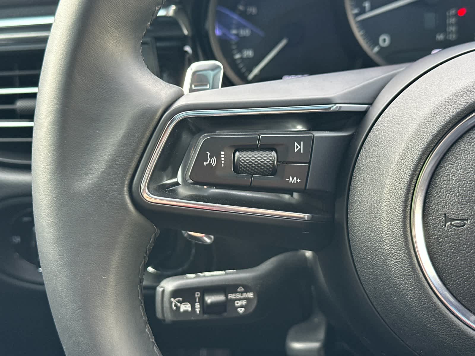 Thumbnail: 2025 Porsche Macan - 26