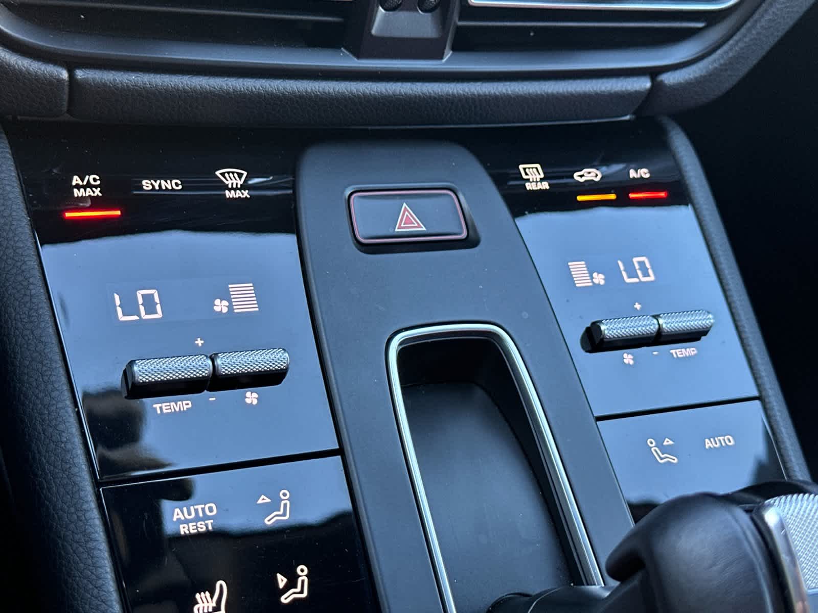 Thumbnail: 2025 Porsche Macan - 24