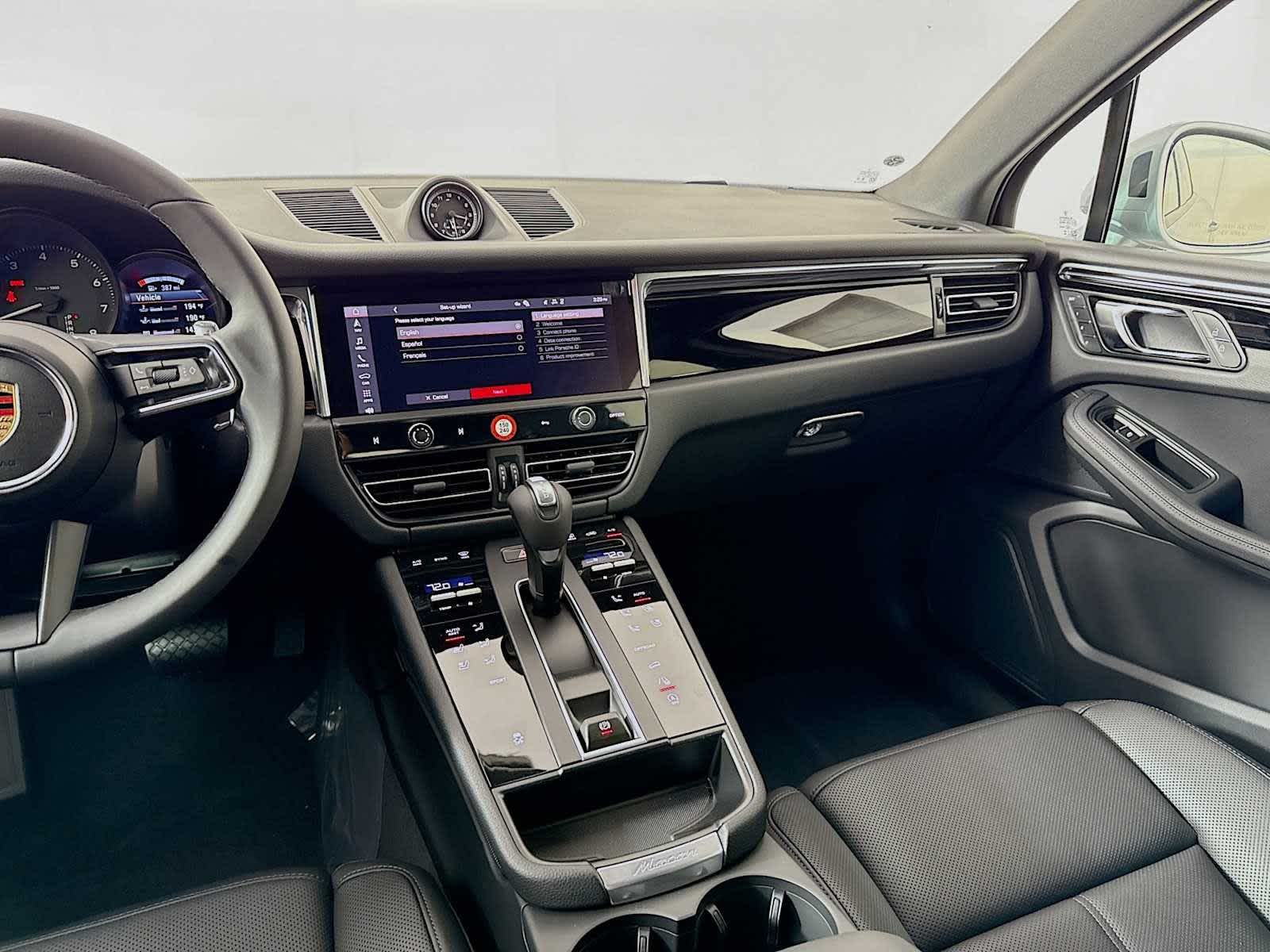 Thumbnail: 2026 Porsche Macan - 19