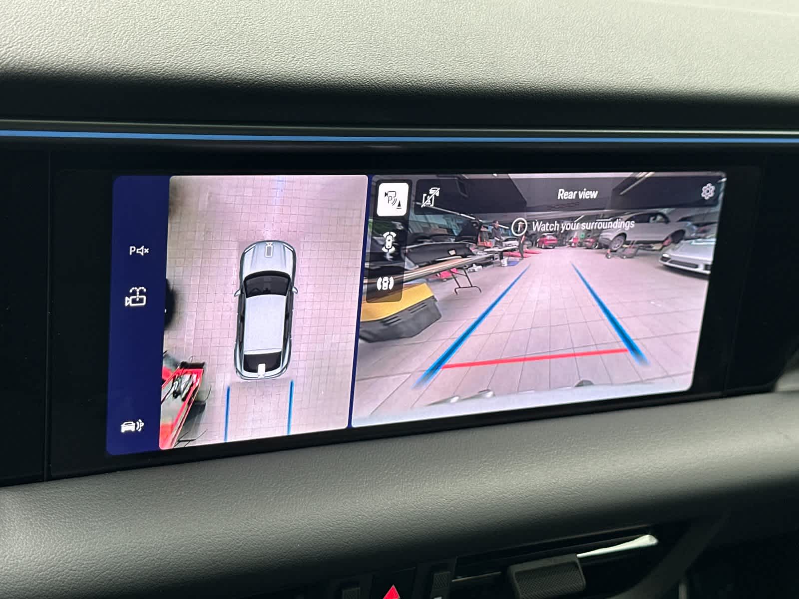 Thumbnail: 2026 Porsche Macan - 22