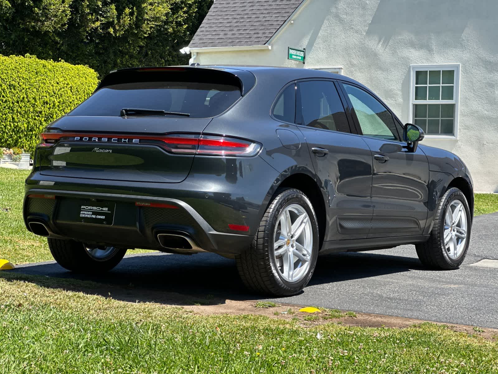Thumbnail: 2025 Porsche Macan - 8