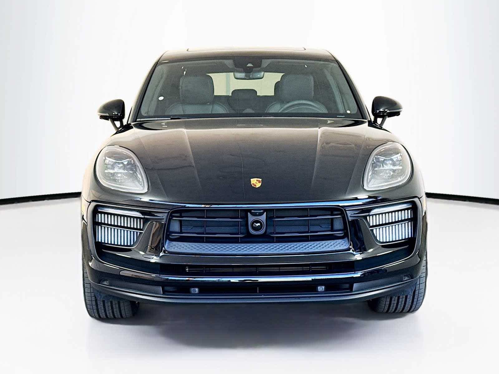 Thumbnail: 2026 Porsche Macan - 6