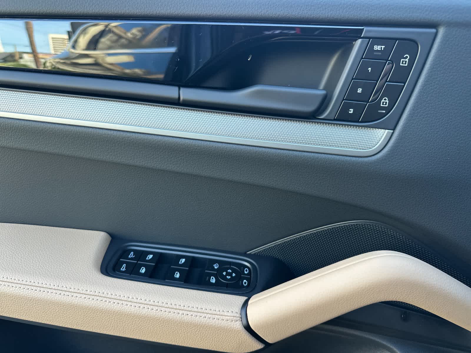 Thumbnail: 2026 Porsche Cayenne - 12