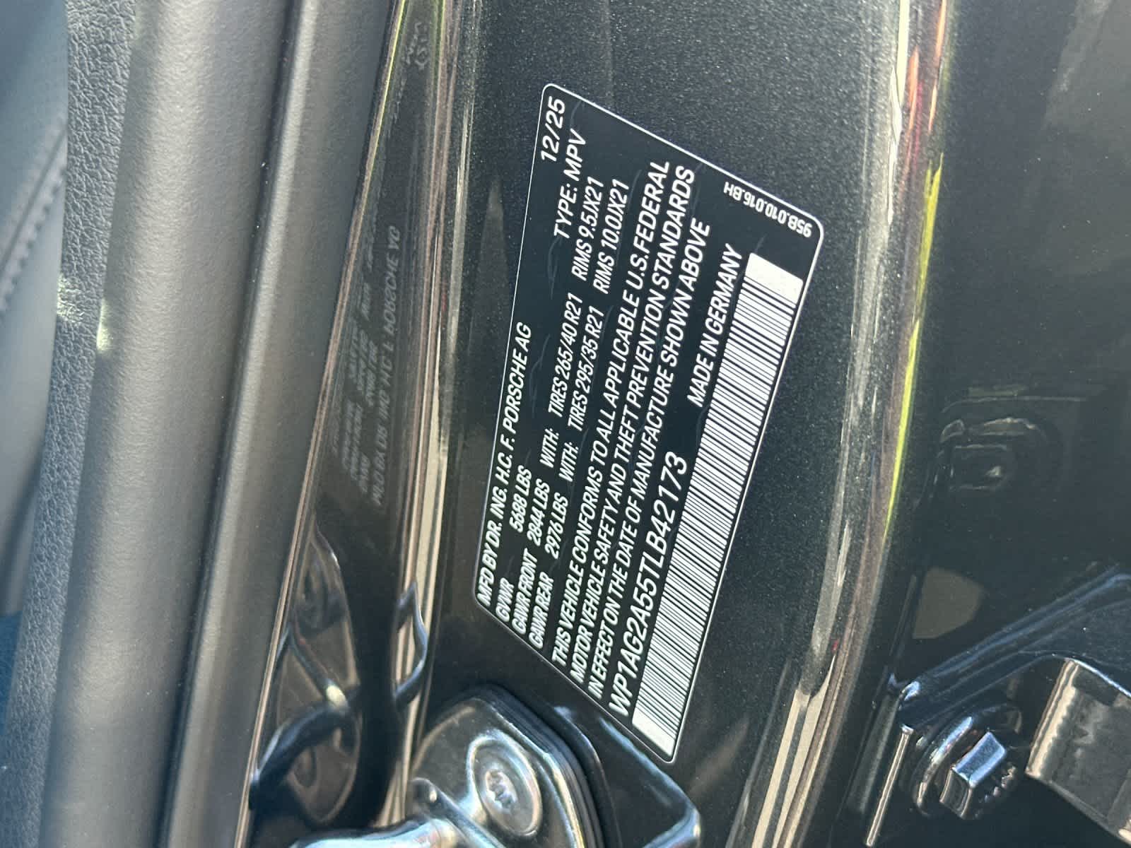 Thumbnail: 2026 Porsche Macan - 33