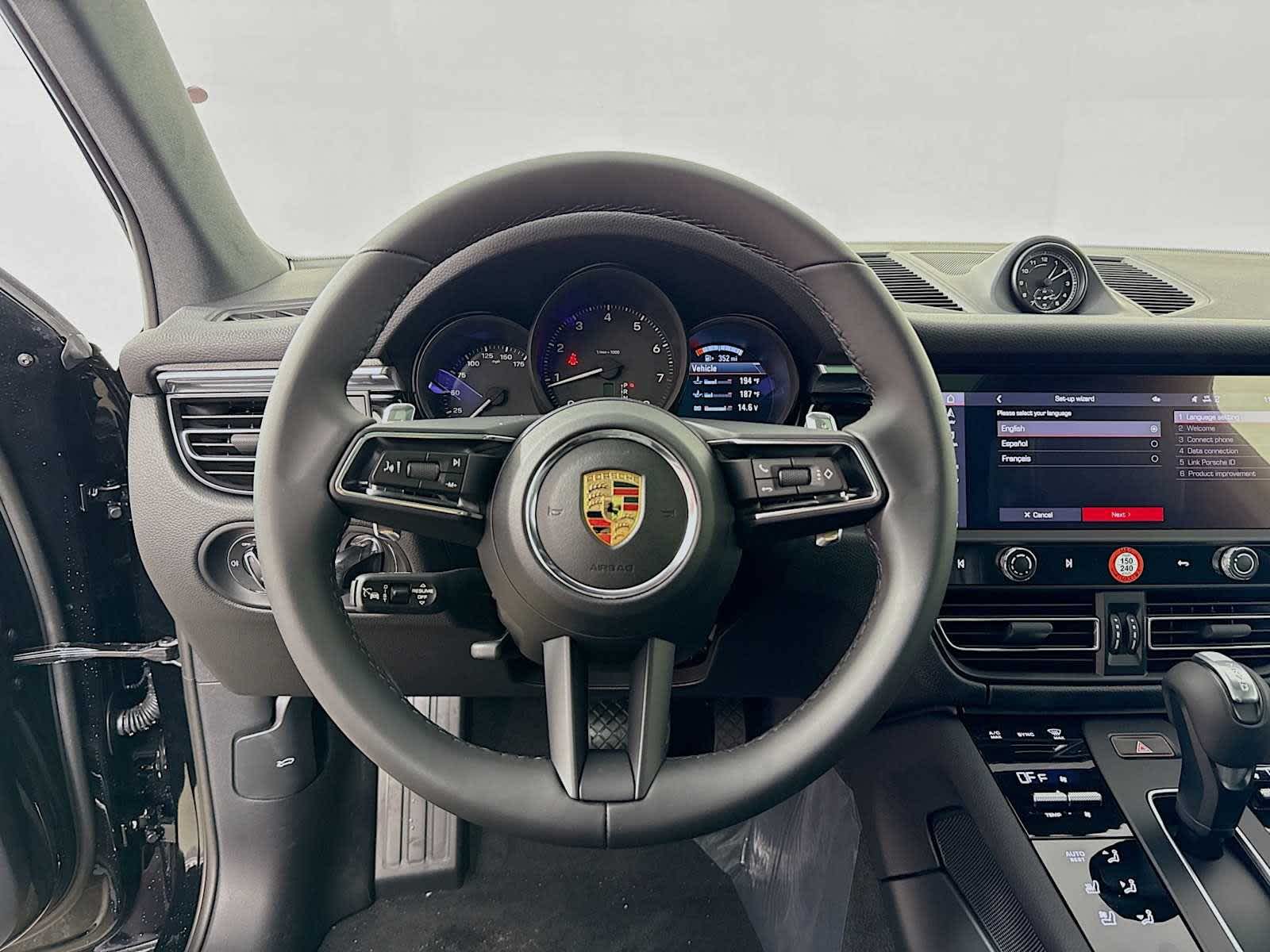 Thumbnail: 2026 Porsche Macan - 12