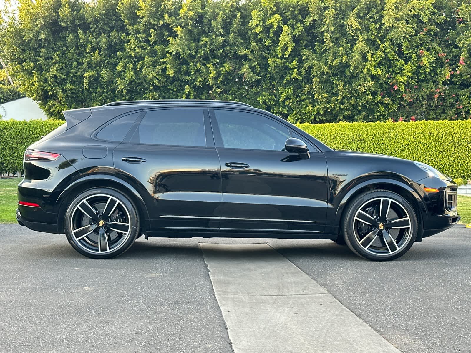 Thumbnail: 2023 Porsche Cayenne - 9