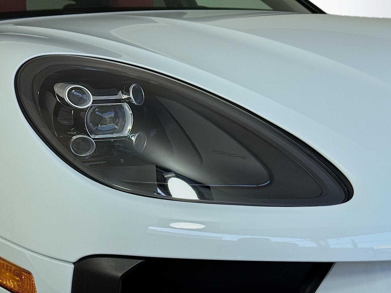 Thumbnail: 2021 Porsche Macan - 28