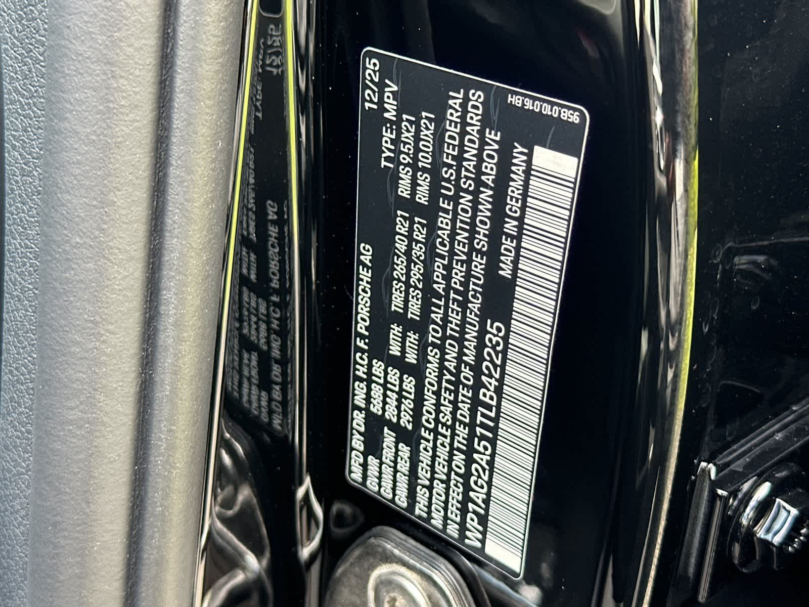 Thumbnail: 2026 Porsche Macan - 33