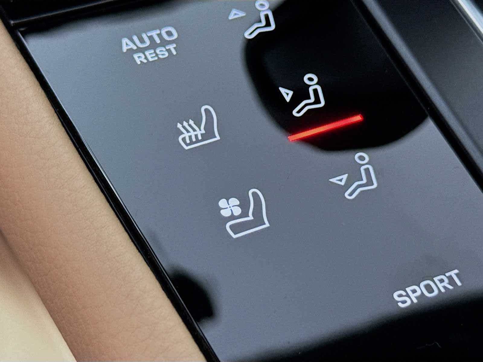 Thumbnail: 2026 Porsche Macan - 16