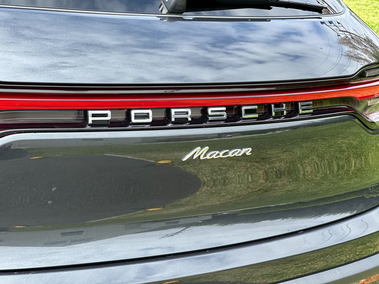 Thumbnail: 2026 Porsche Macan - 32