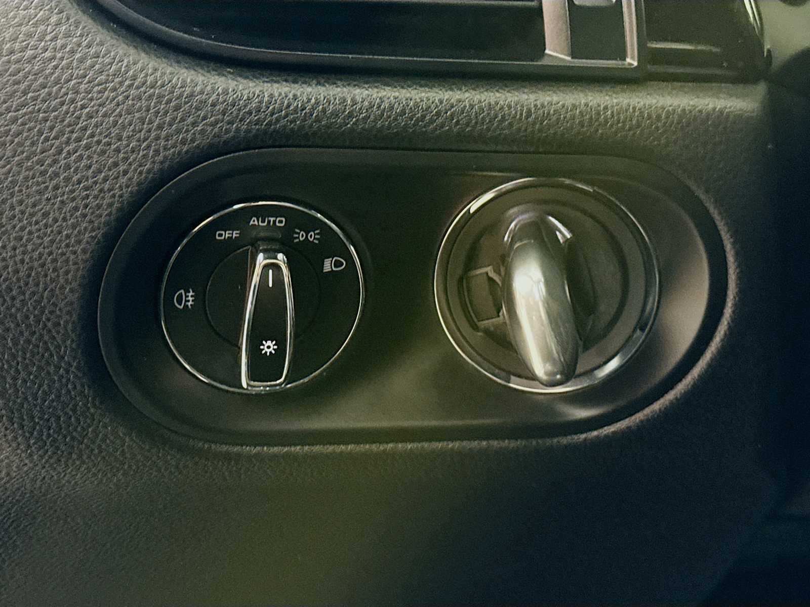 Thumbnail: 2021 Porsche Macan - 11