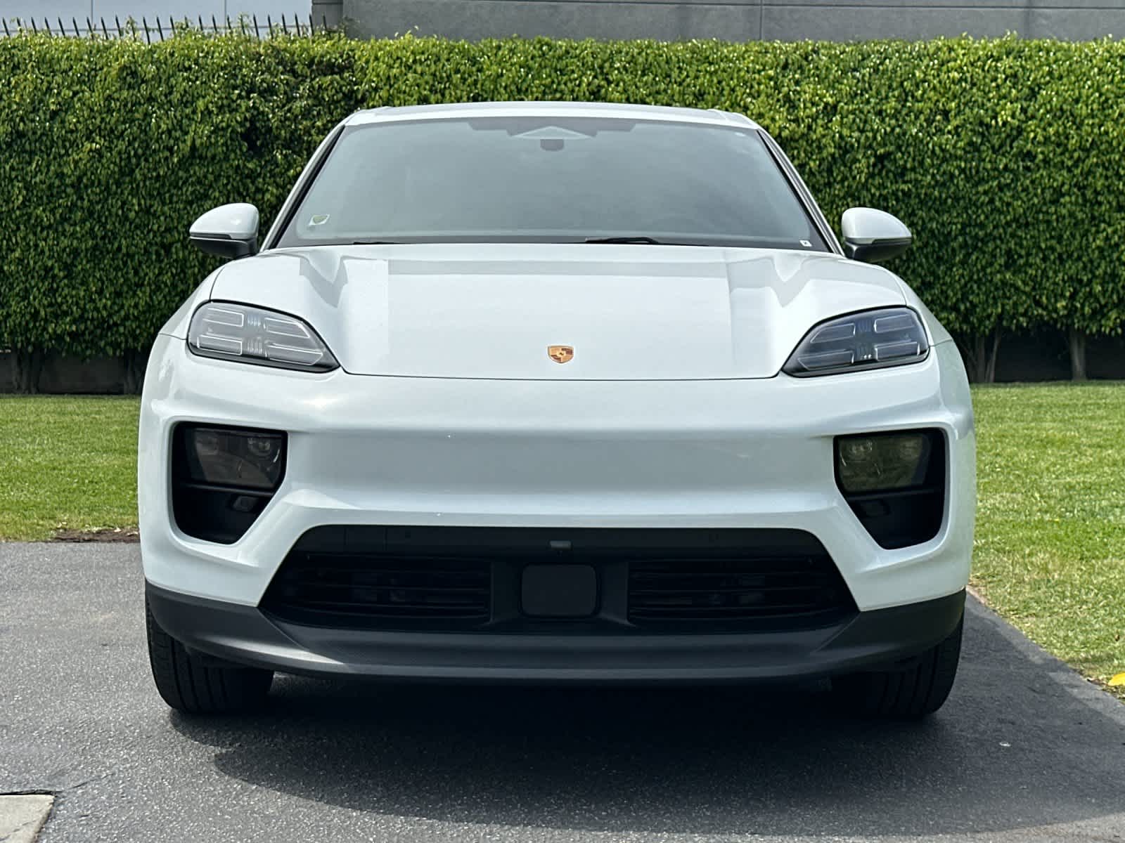 Thumbnail: 2026 Porsche Macan - 11