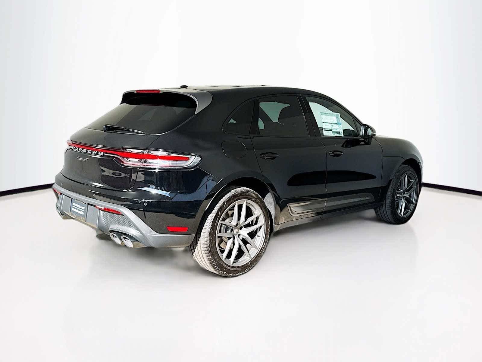 Thumbnail: 2025 Porsche Macan - 37
