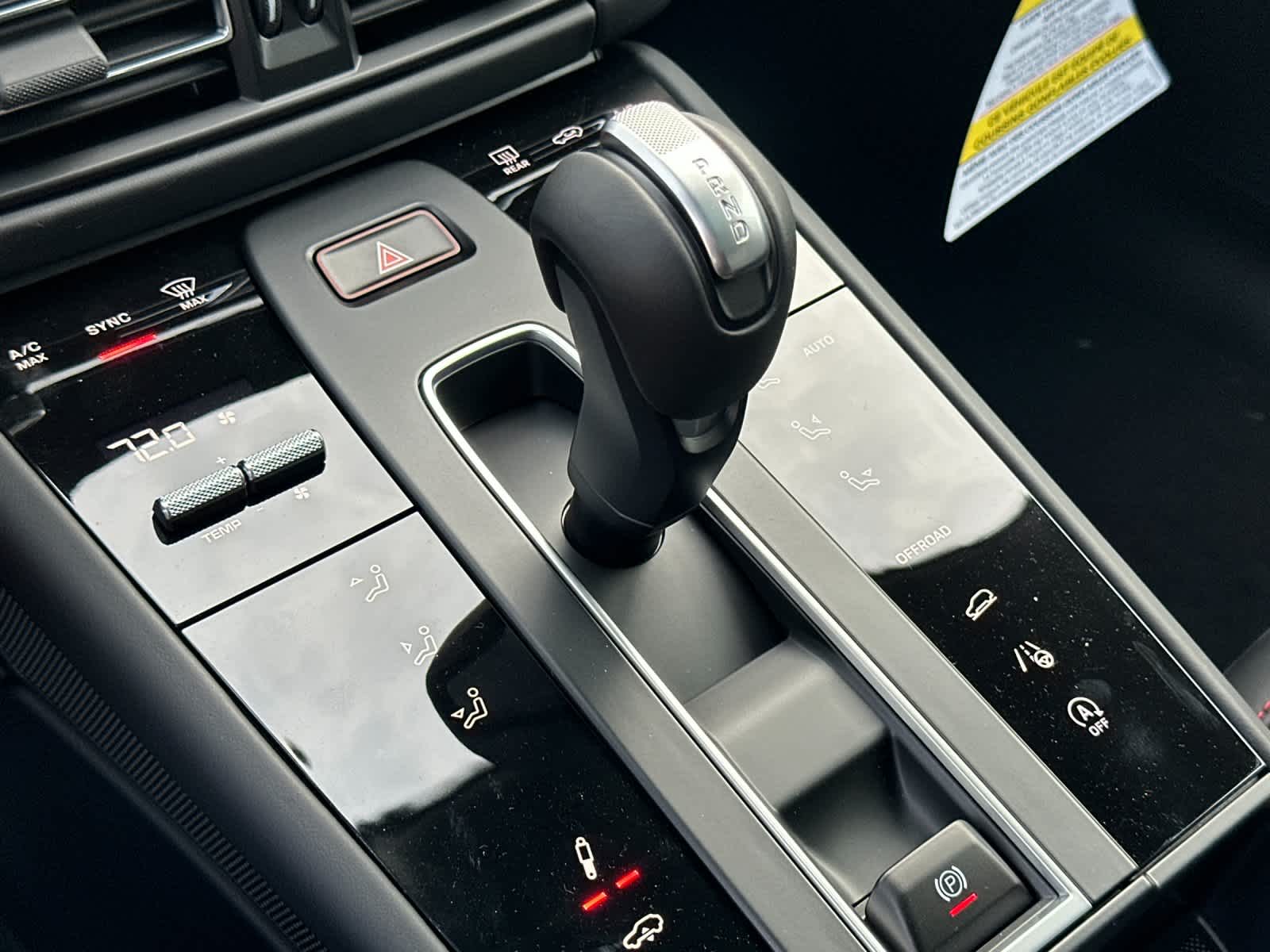 Thumbnail: 2026 Porsche Macan - 25