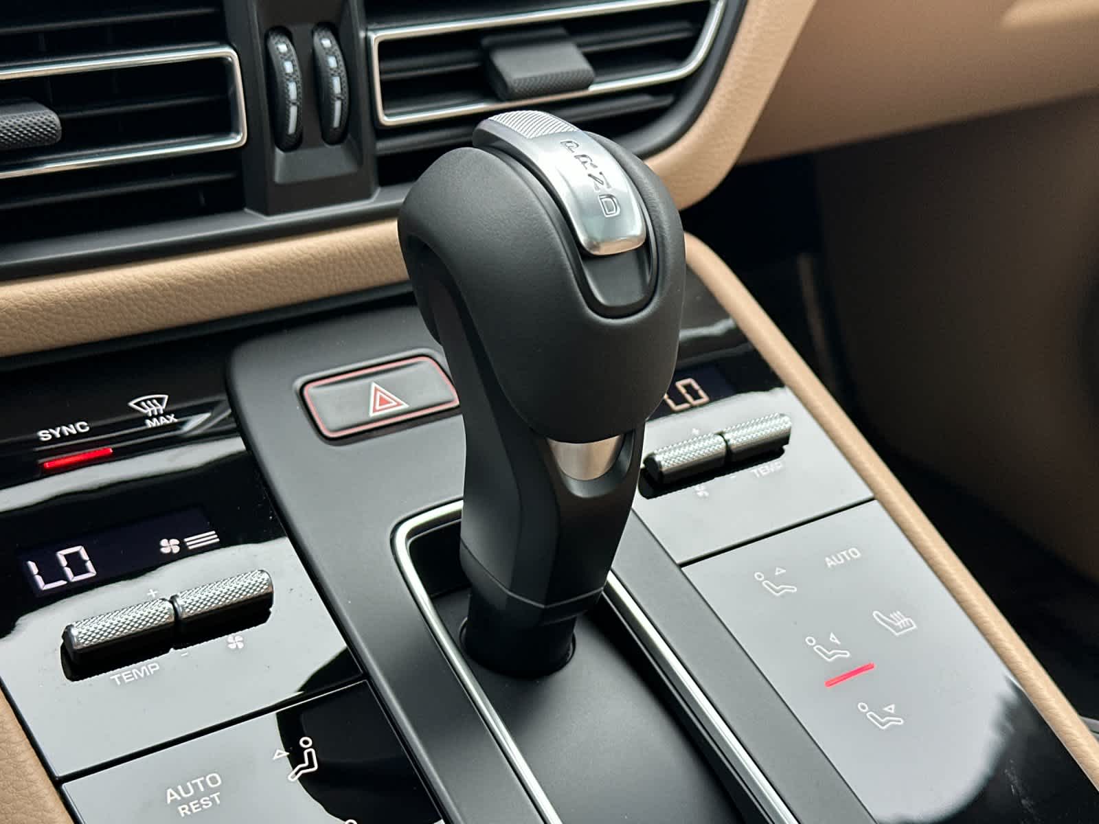 Thumbnail: 2026 Porsche Macan - 25