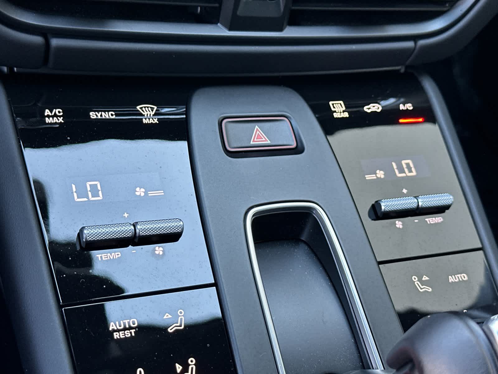 Thumbnail: 2025 Porsche Macan - 24