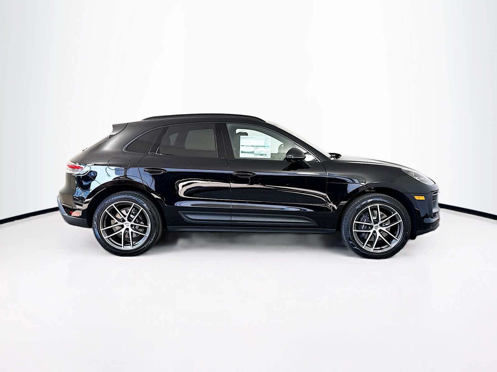 Thumbnail: 2026 Porsche Macan - 8