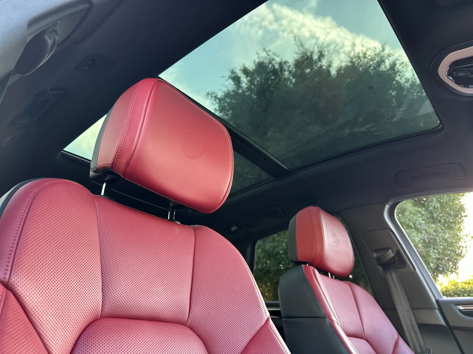 Thumbnail: 2025 Porsche Macan - 18