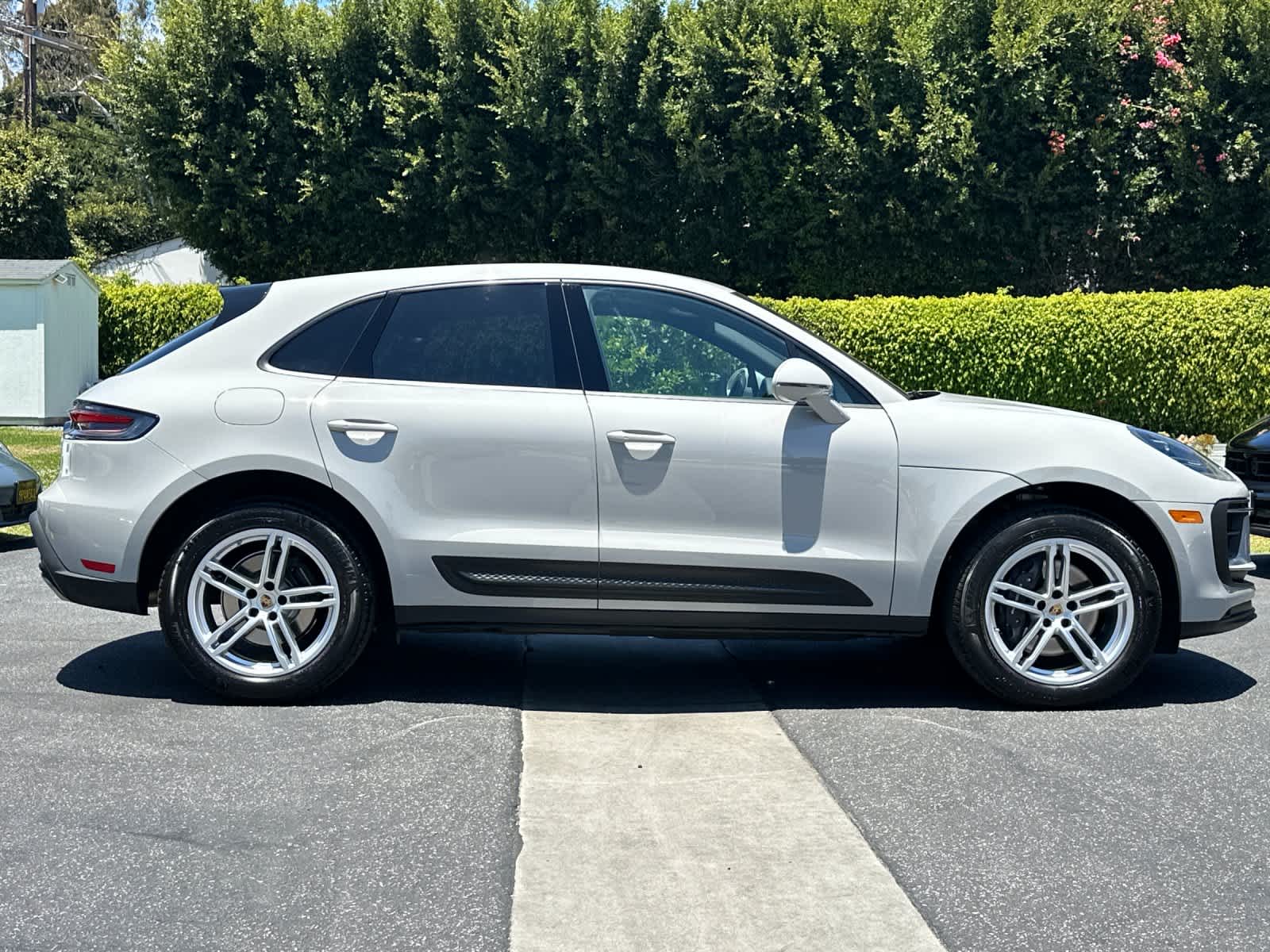 Thumbnail: 2025 Porsche Macan - 8
