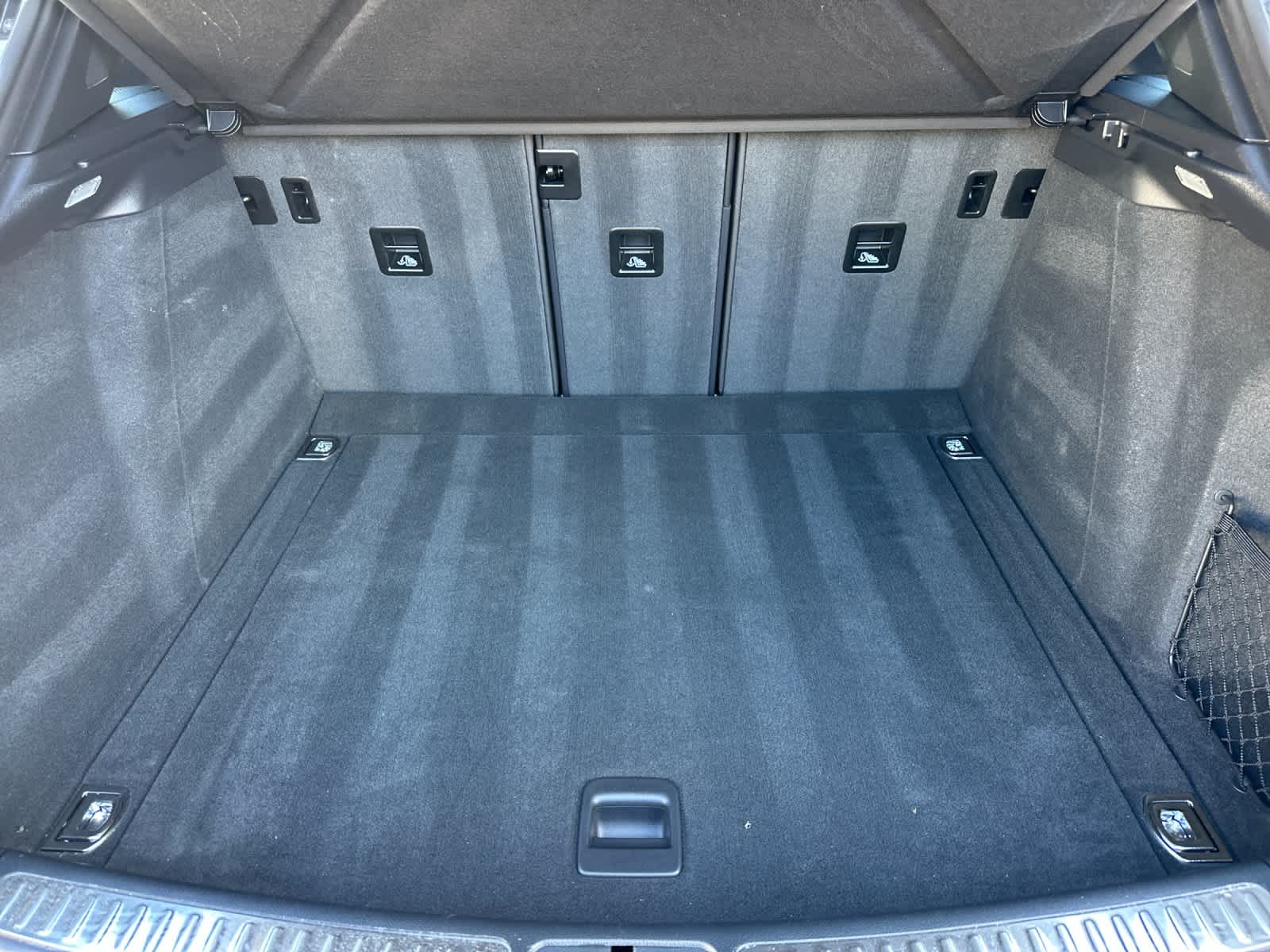 Thumbnail: 2025 Porsche Macan - 16