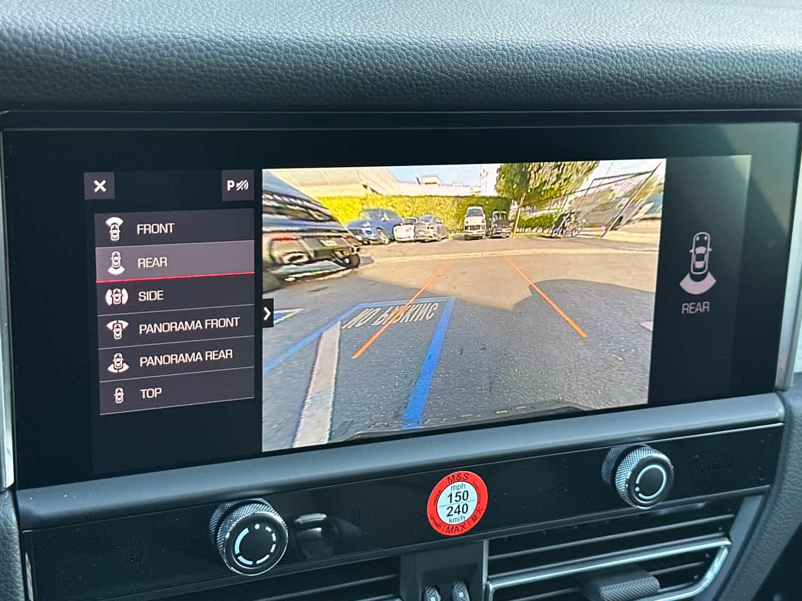 Thumbnail: 2026 Porsche Macan - 23