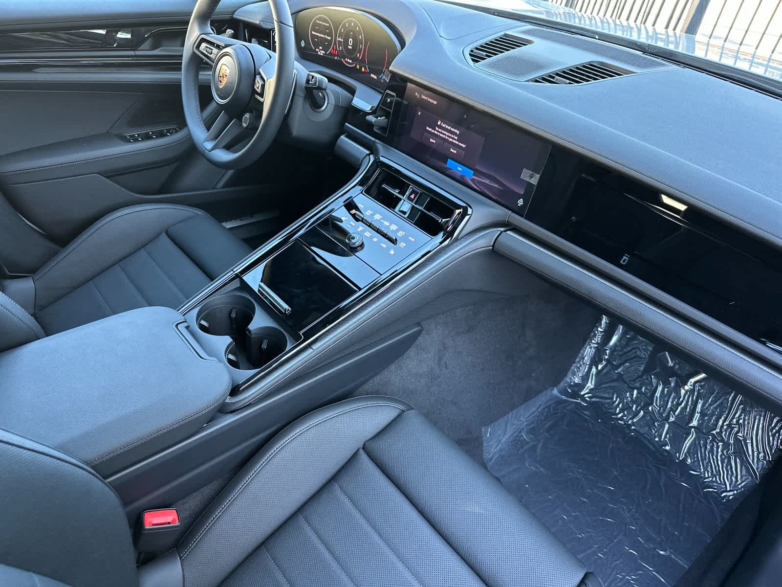 Thumbnail: 2026 Porsche Panamera - 16