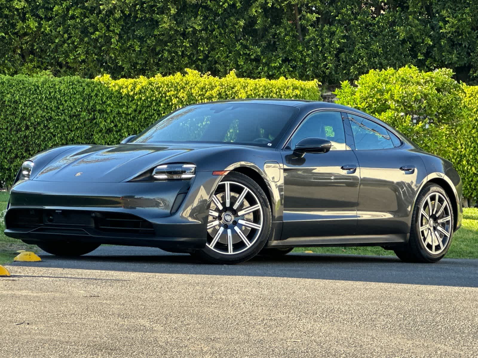 2022 Porsche Taycan 4S -
                  Los Angeles, CA