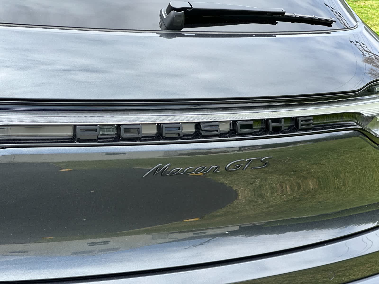 Thumbnail: 2026 Porsche Macan - 31