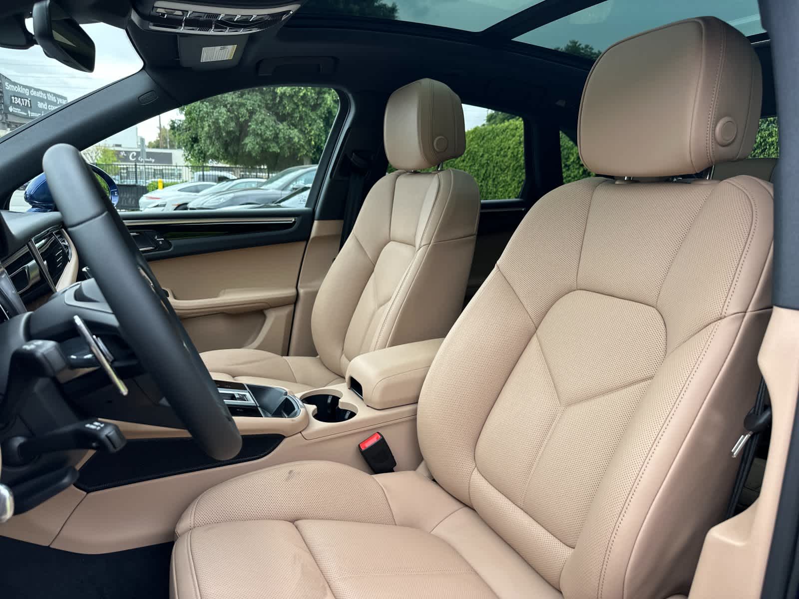 Thumbnail: 2026 Porsche Macan - 5