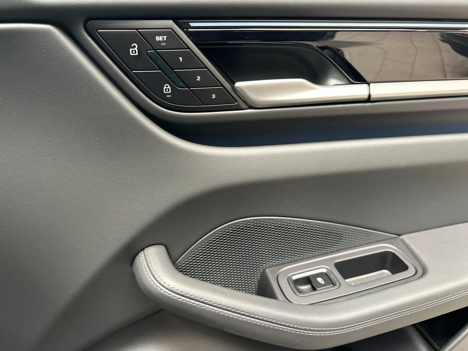 Thumbnail: 2026 Porsche Macan - 19