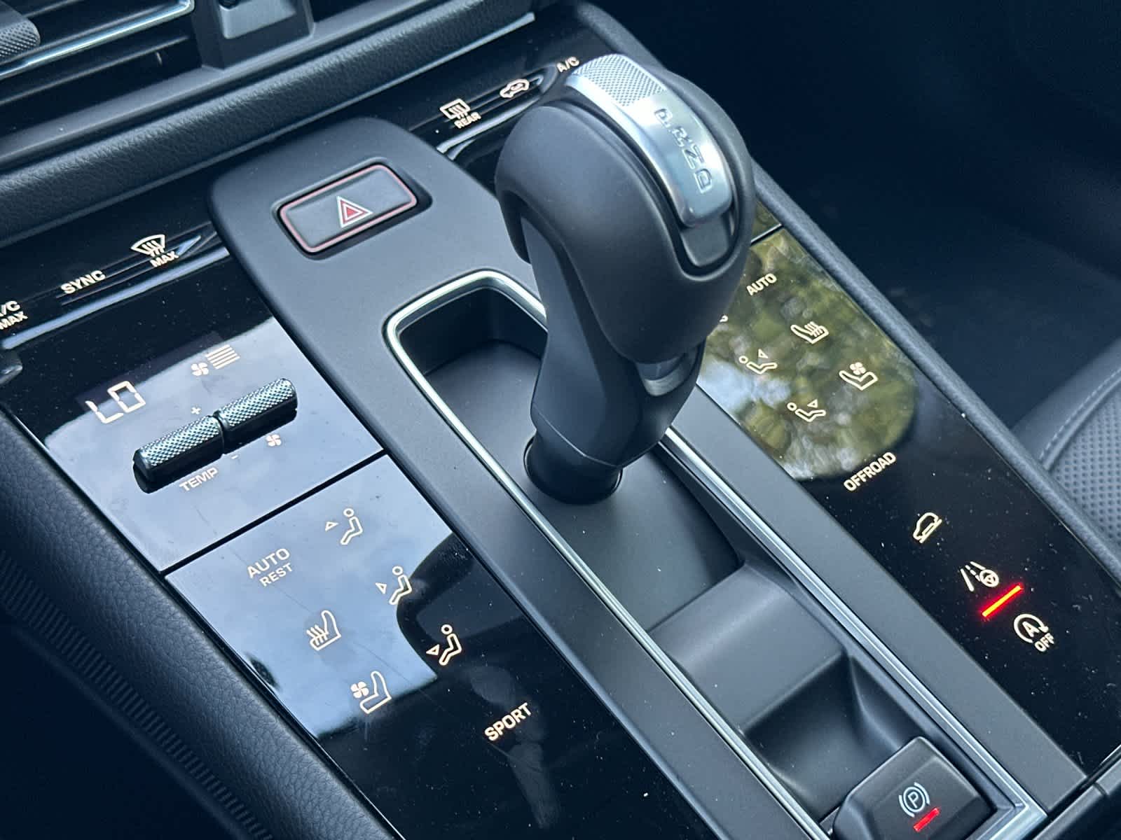 Thumbnail: 2026 Porsche Macan - 24