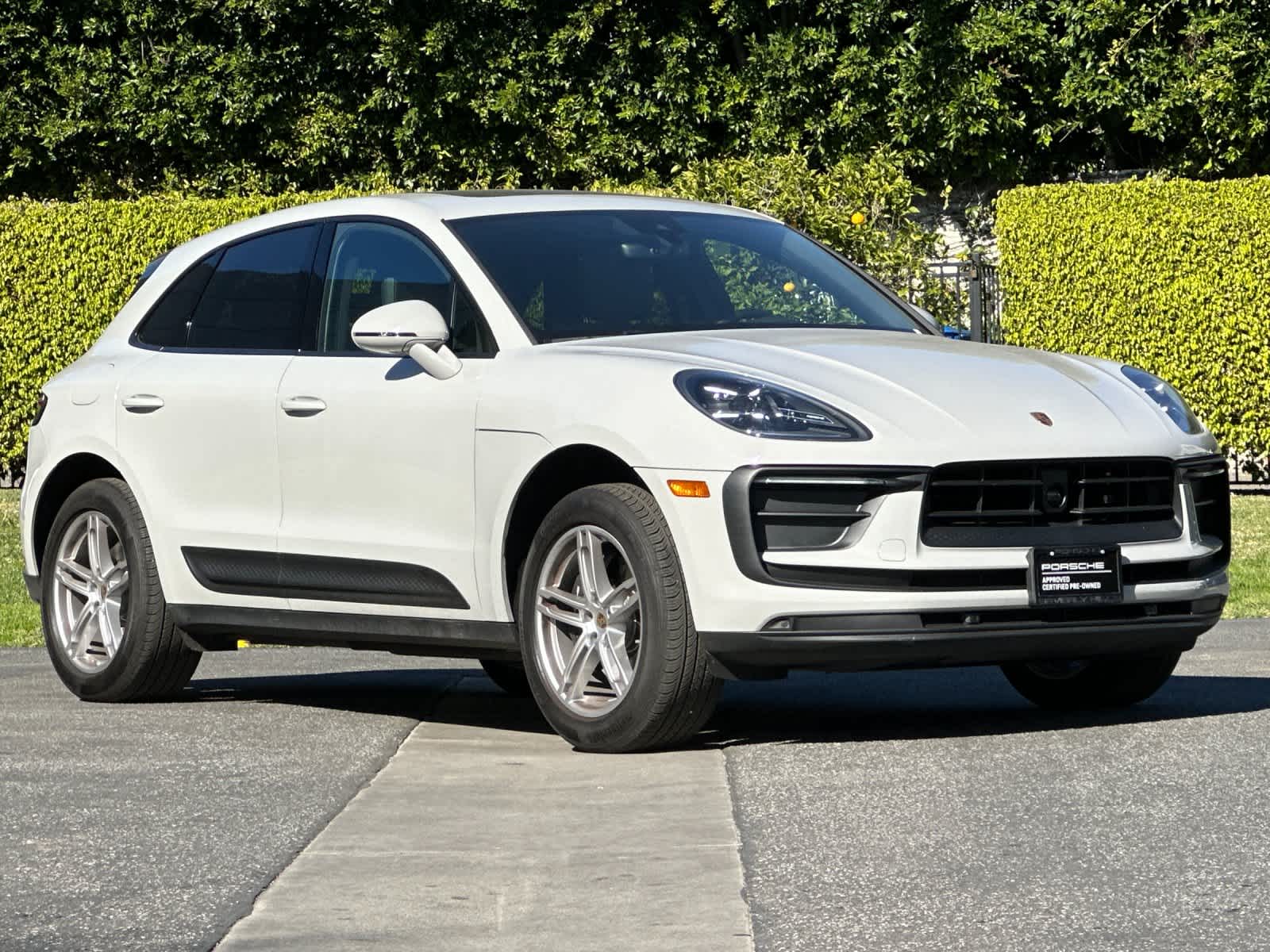 Thumbnail: 2025 Porsche Macan - 10