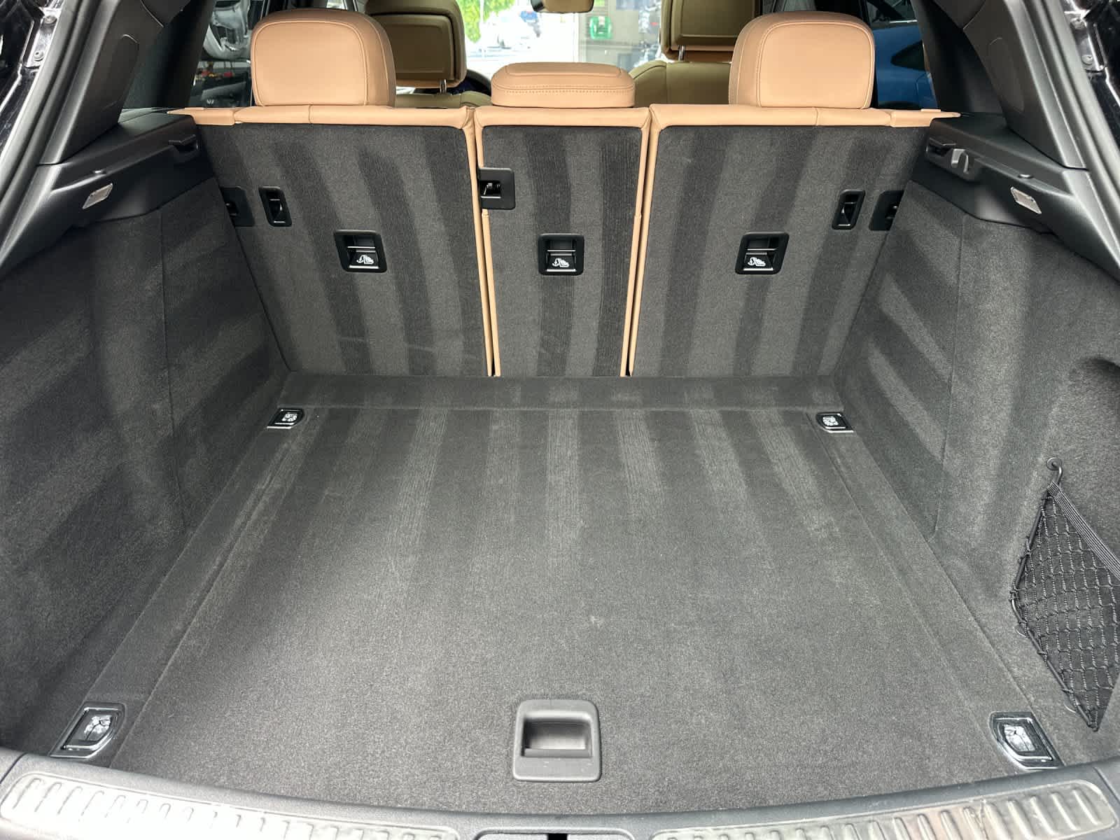 Thumbnail: 2025 Porsche Macan - 16