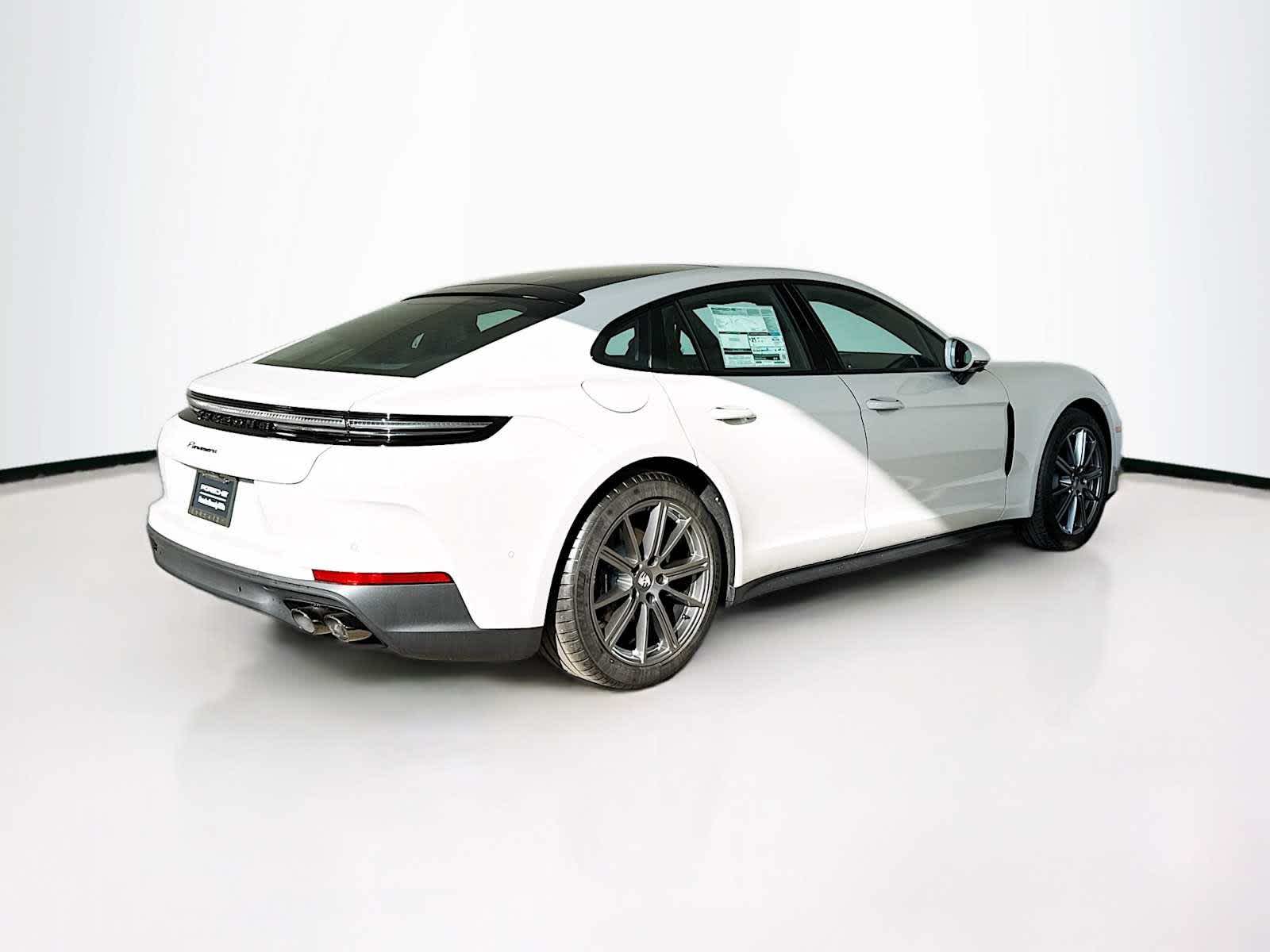 Thumbnail: 2026 Porsche Panamera - 9