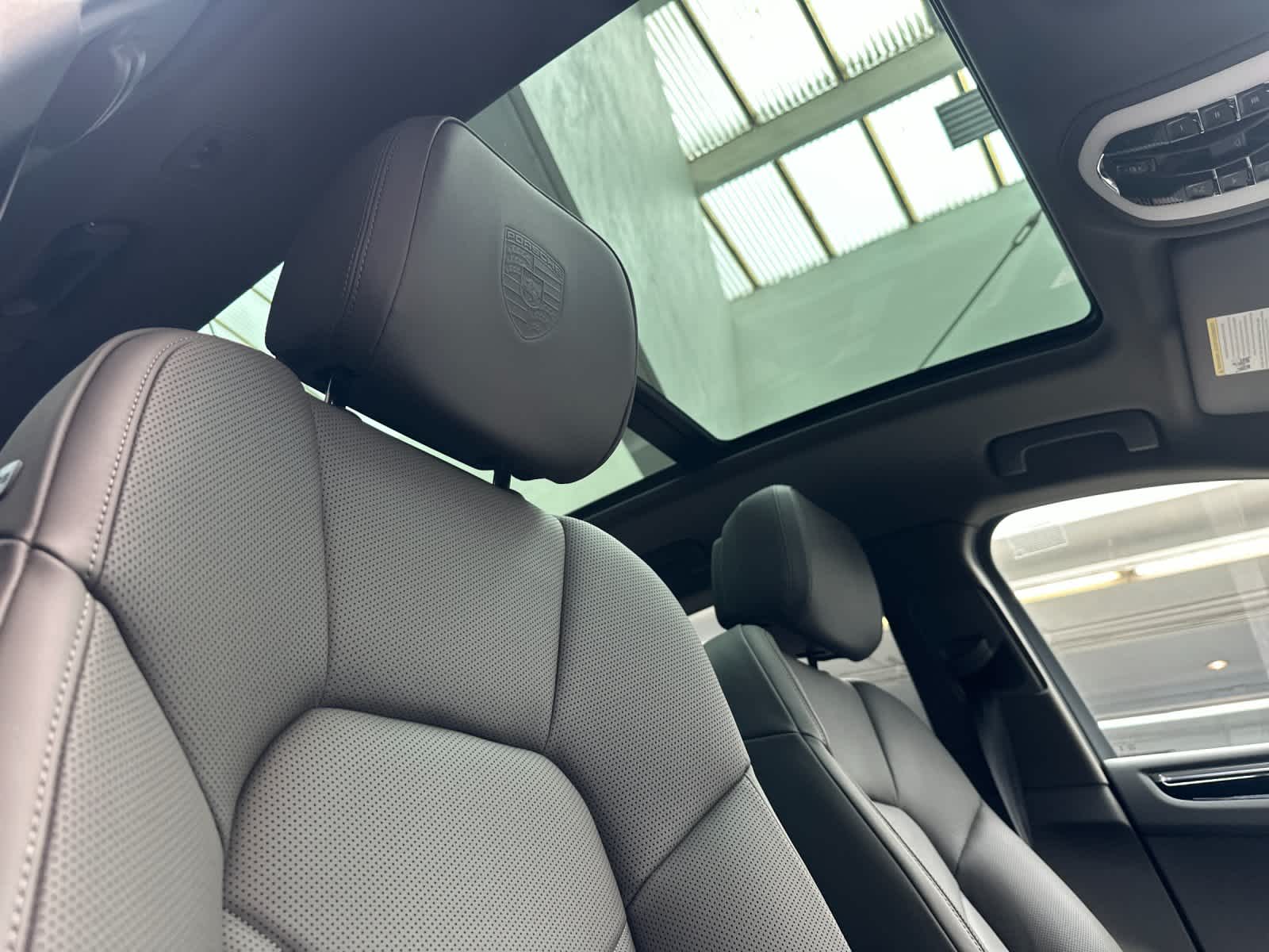 Thumbnail: 2026 Porsche Macan - 18