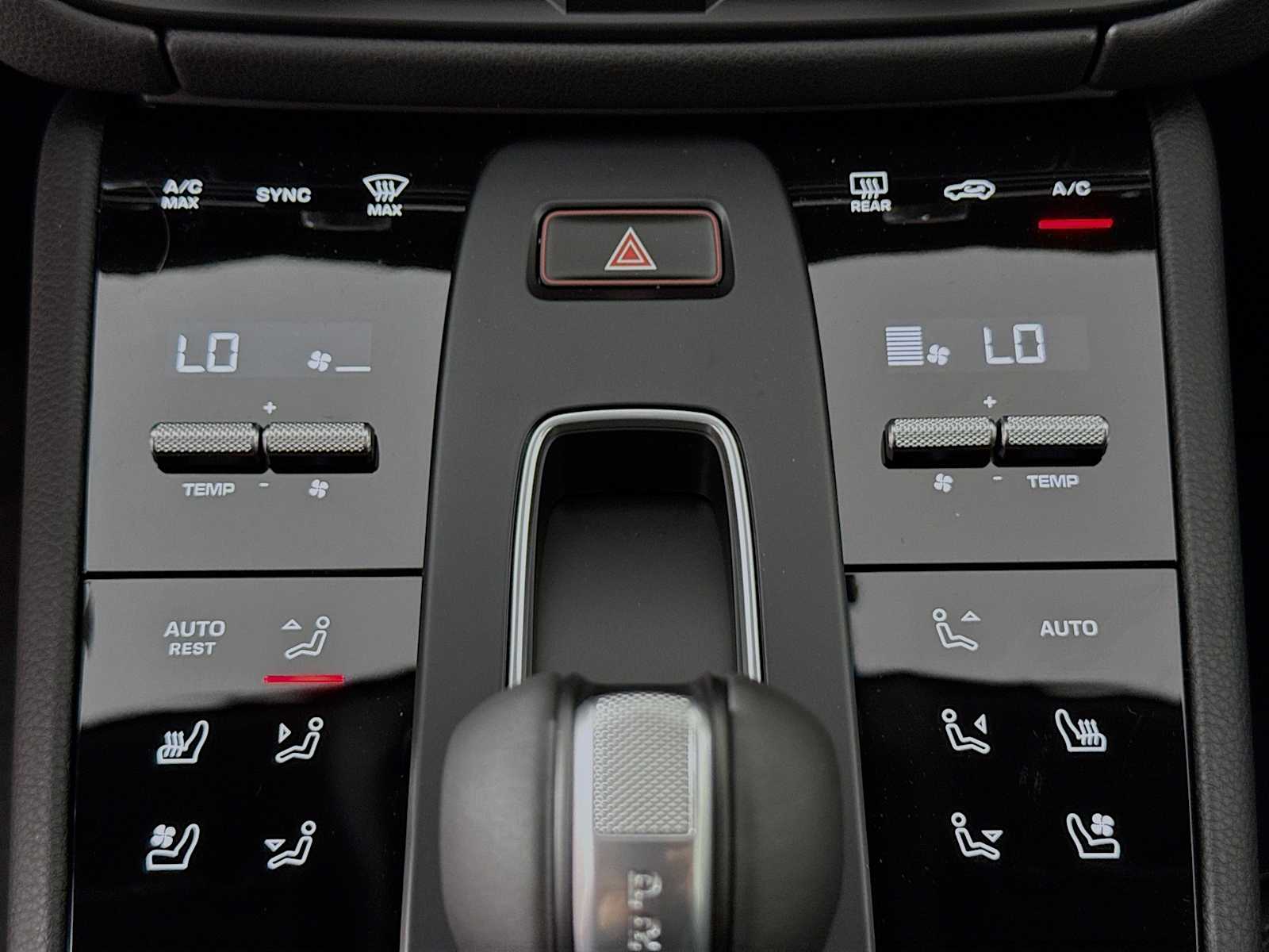 Thumbnail: 2026 Porsche Macan - 13