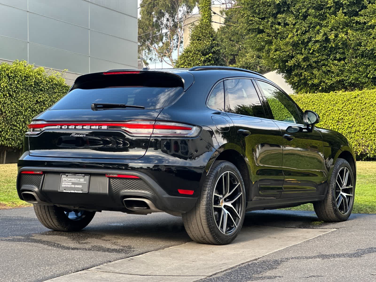 Thumbnail: 2025 Porsche Macan - 8
