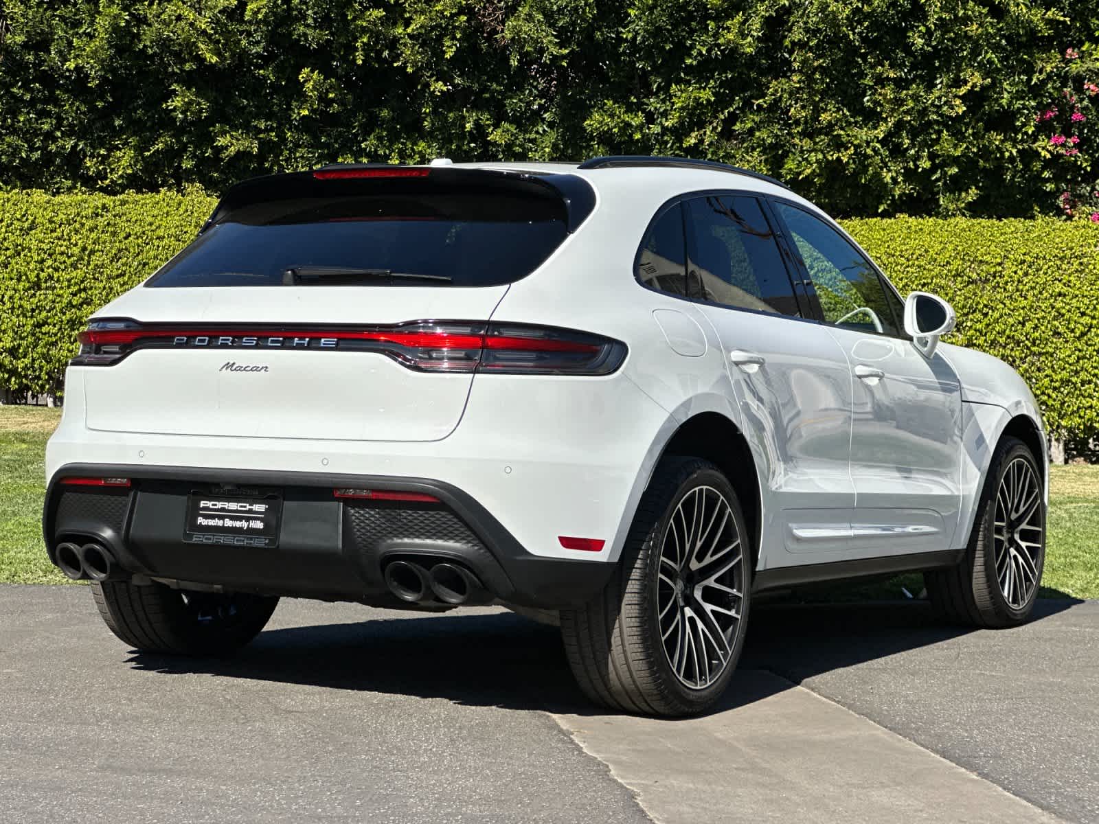 Thumbnail: 2025 Porsche Macan - 8
